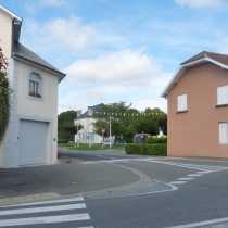 De la place à la mairie